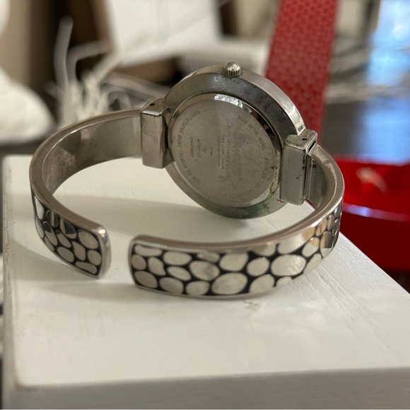 Vintage Hello Kitty Watch - Picture 5 of 10